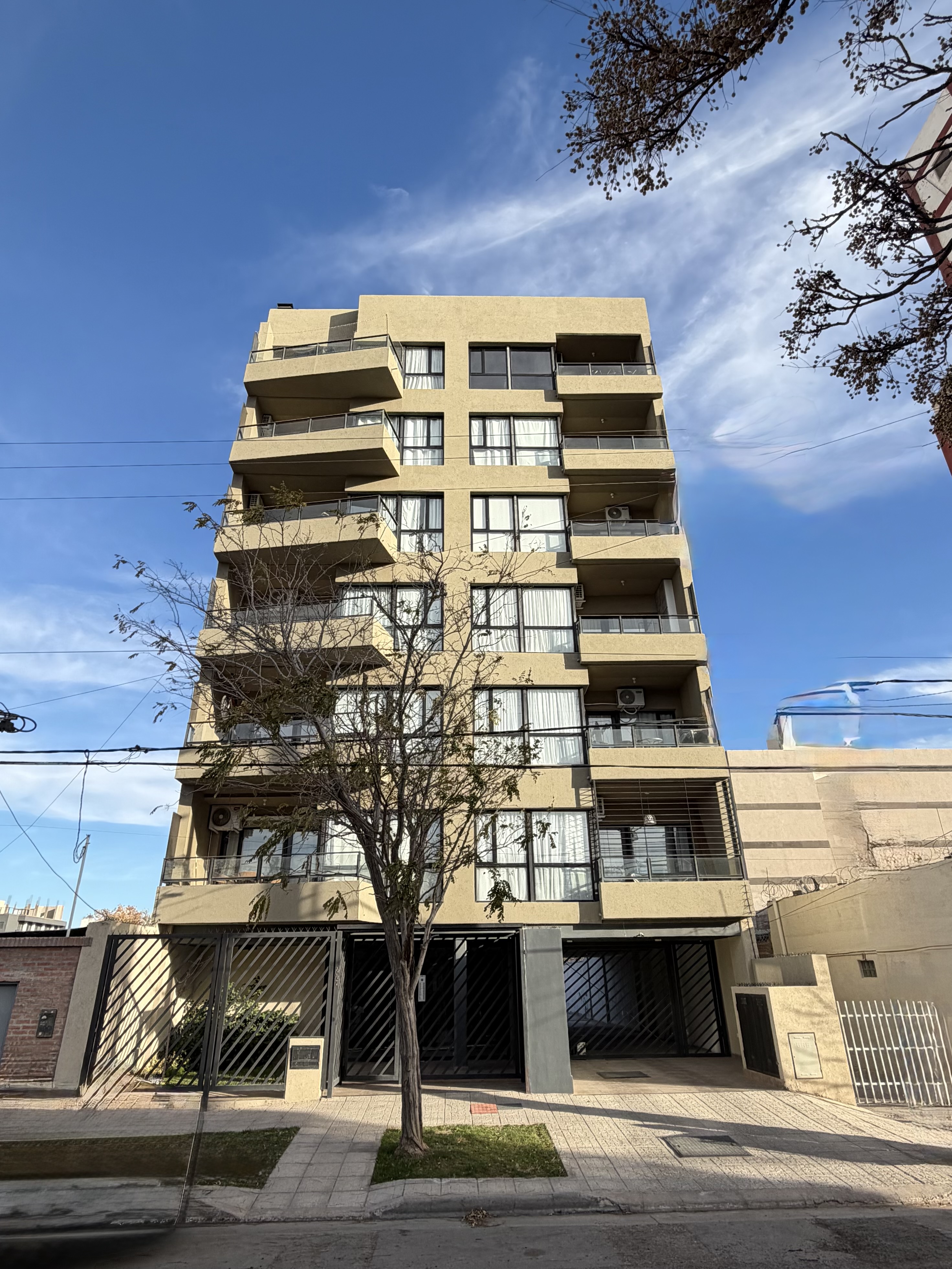 Nogales 6 · Tte. Ibáñez 445